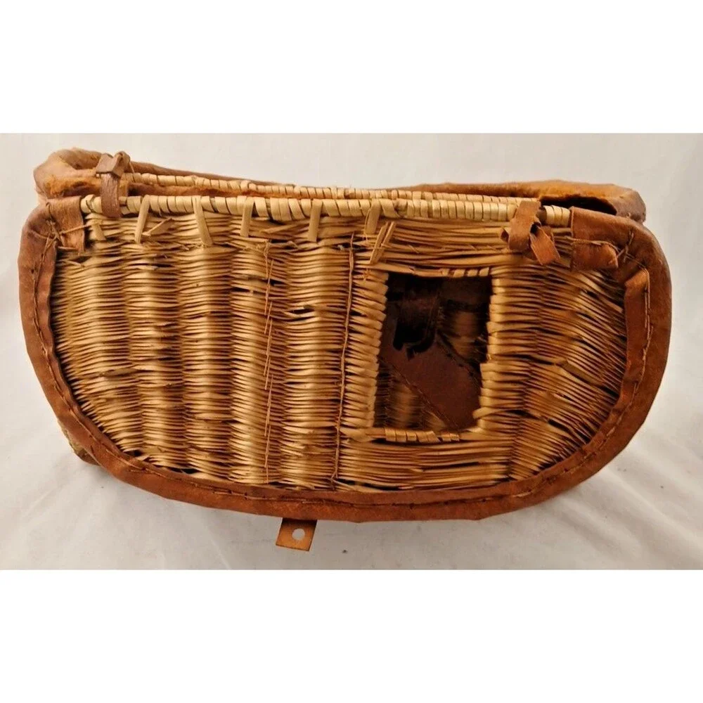 VINTAGE WICKER FISHING CREEL FLY FISH BASKET TROUT CREEL RUSTIC LODGE  Hong Kong